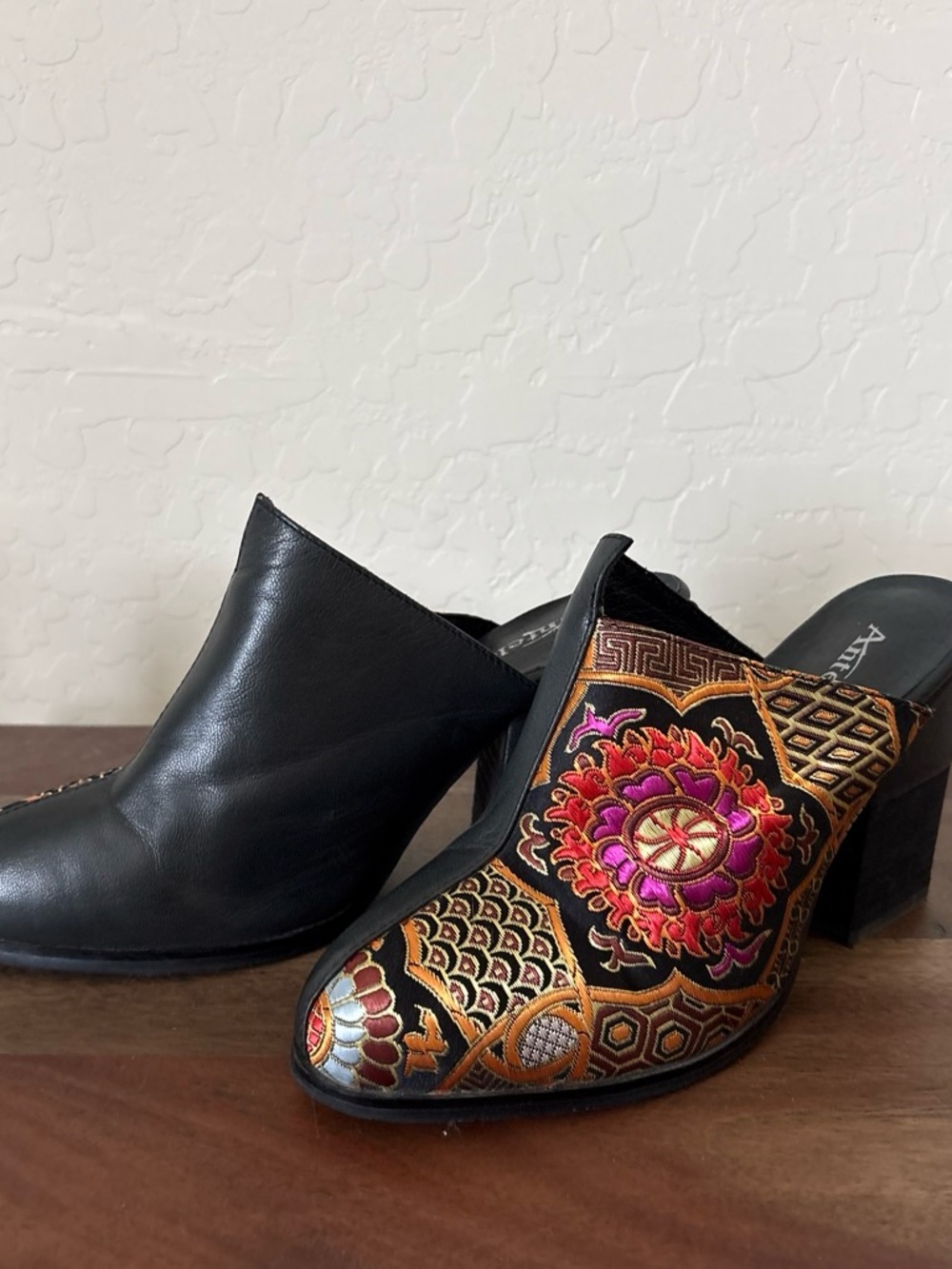 Antelope Womens Size 39 EU 8 US Leather Multicolor Slip on Mules